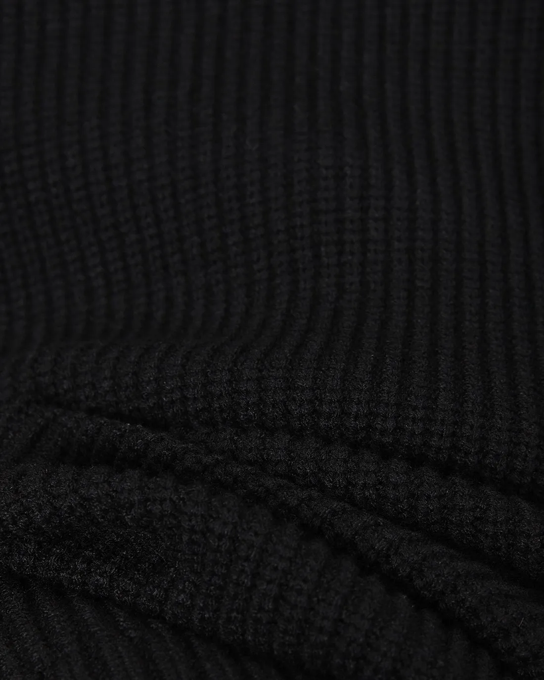 P276 (✅ Safe to recommend, sufficient stock) Chrome Hearts/Chrome Hearts 25Fw Classic CH Cross ✝ Logo Badge OS Loose Fit Drop Shoulder Thick Thread Pullover Sweater 2025FW Official Website New Original Fabric Official Same Style Selected Sweater Customization Imported Wool Blended Fabric High-End Version, Counter Customized Fabric Highly breathable and comfortable, exquisitely crafted, with impeccable detail processing, ✅Customized logo engraved buttons, complete with three labels. Brand element design concept reflects high quality. It feels delicate and soft! Presenting a casual cut, the upper body shape is great 🐍 Color; black and white Size: M-XXXL